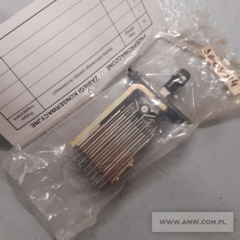 Sprzęt elektroniczny – pakiet zawierający 51 poz. asort. (wg oddzielnego wykazu), w tym m.in.: przełączniki warstwowe, przełączniki klawiszowe itp. 